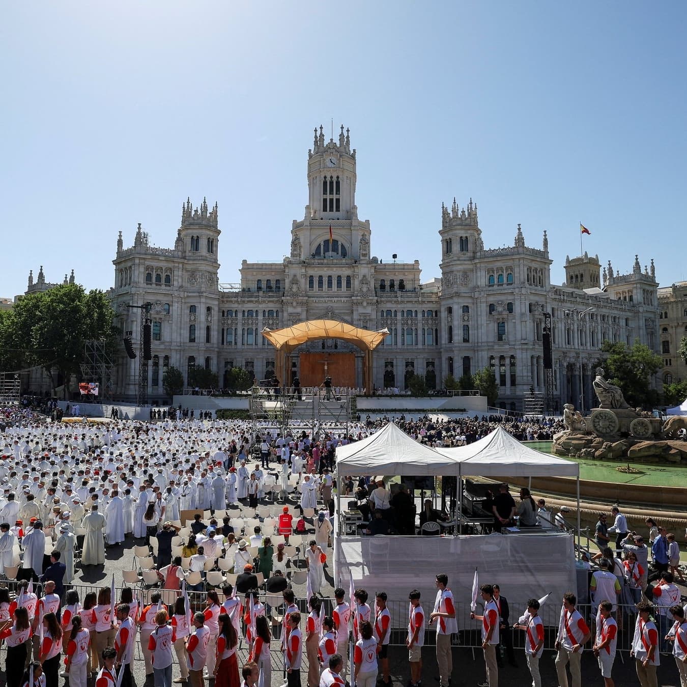 Pope Leo's Corpus Christi Mass and procession in Madrid draws 1.2 million -  Detroit Catholic