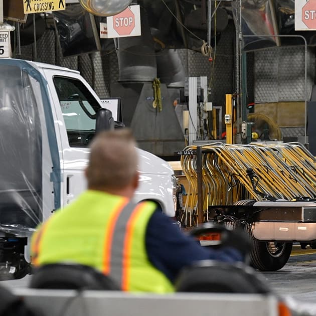 Ford recontrató a los ingenieros que sus máquinas no pudieron reemplazar